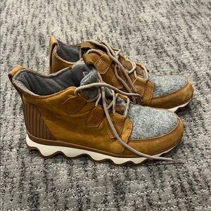 Women’s Sorel Kinetic Caribou camel brown waterproof ankle lace